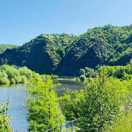 Nevsedni Ubytovani S Privatnim Wellness * Lipence